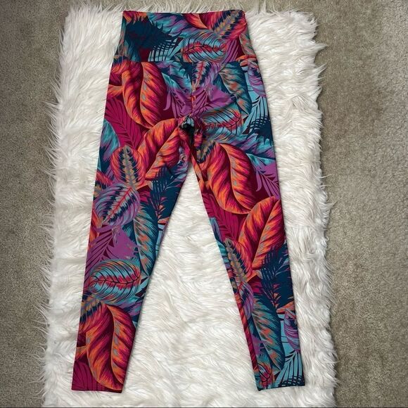 Onzie Lanai Capri Leggings - Picture 8 of 11